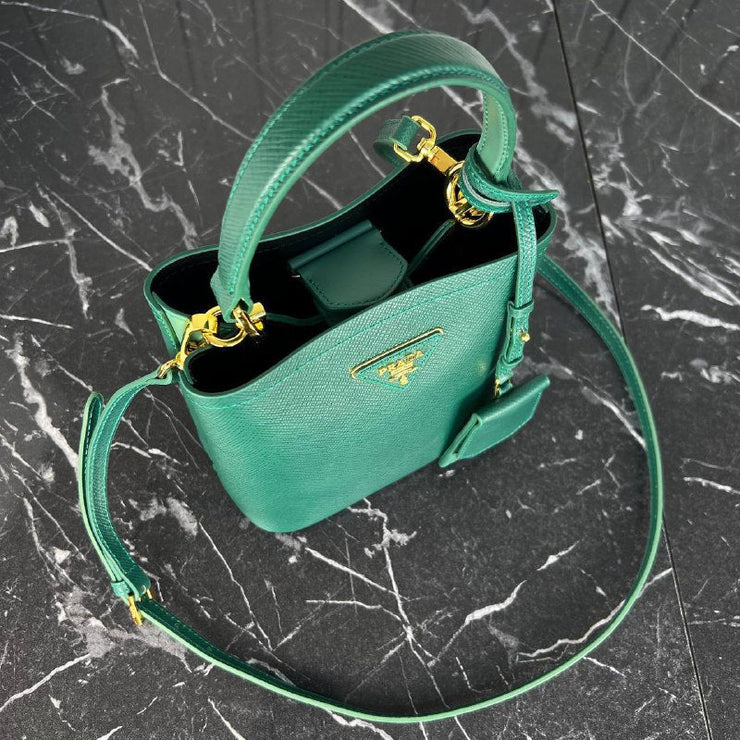 PRADA- Panier Saffiano