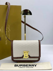 BBURBERRY-TB Cross Body Bag  22 x 17 cm