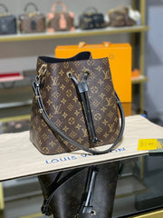 LOUIS VUITTON-Neonoe Monogram