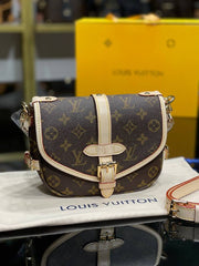 LOUIS VUITTON- Saumur BB