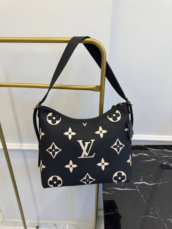 LOUIS VUITTON- CARRYALL