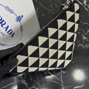 PRADA-Trıangle Symbole