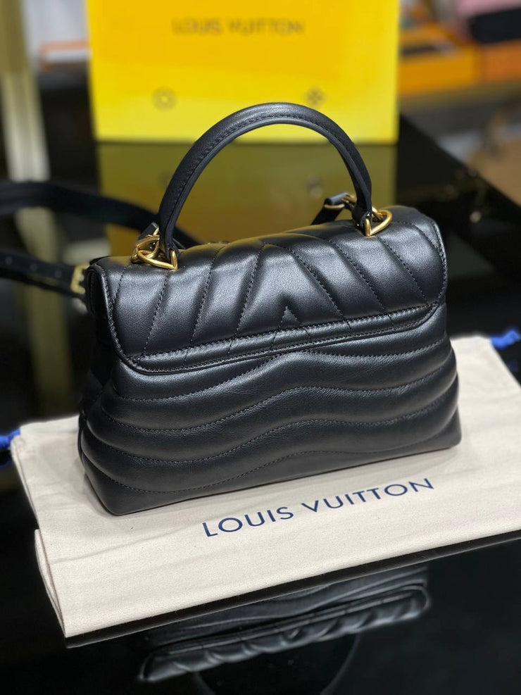 LOUIS VUITTON-HOLD ME