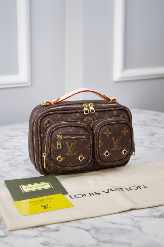 LOUIS VUITTON-UTILITY CROSSBODY