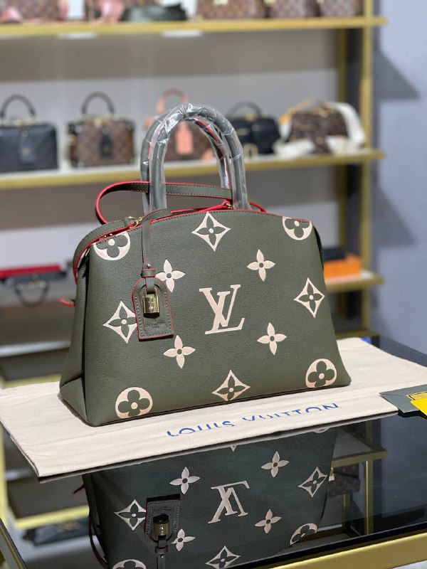 LOUIS VUITTON-Grand Palais Bicolor