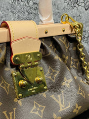 LOUIS VUITTON-Monogram Clutch