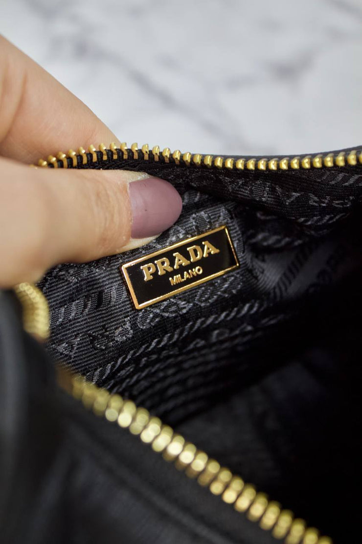 PRADA- Re-Edition 2005 Saffiano