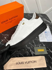 LOUIS VUITTON-Louis Vuitton Time Out Sneakers  Genuine leather