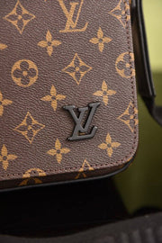 LOUIS VUITTON-District PM