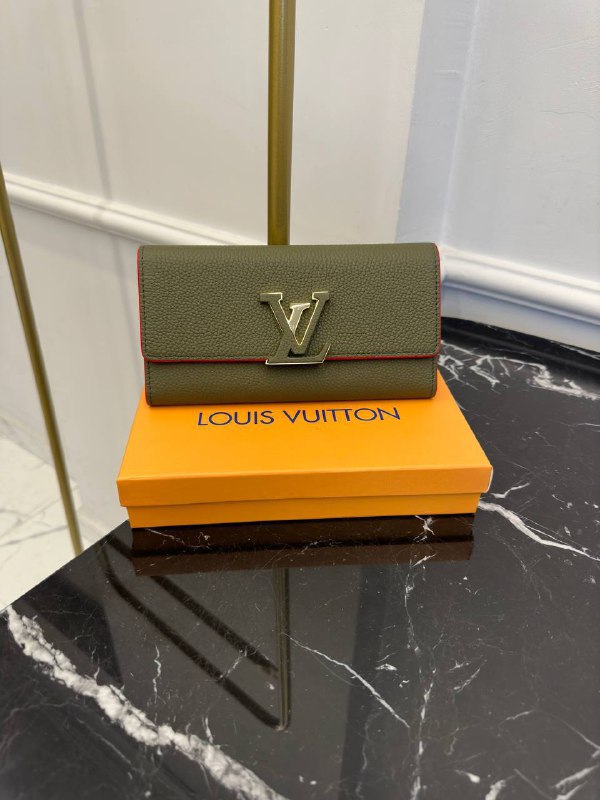 LOUIS VUITTON-WALLET