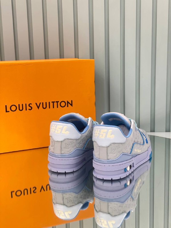 LOUIS VUITTON-