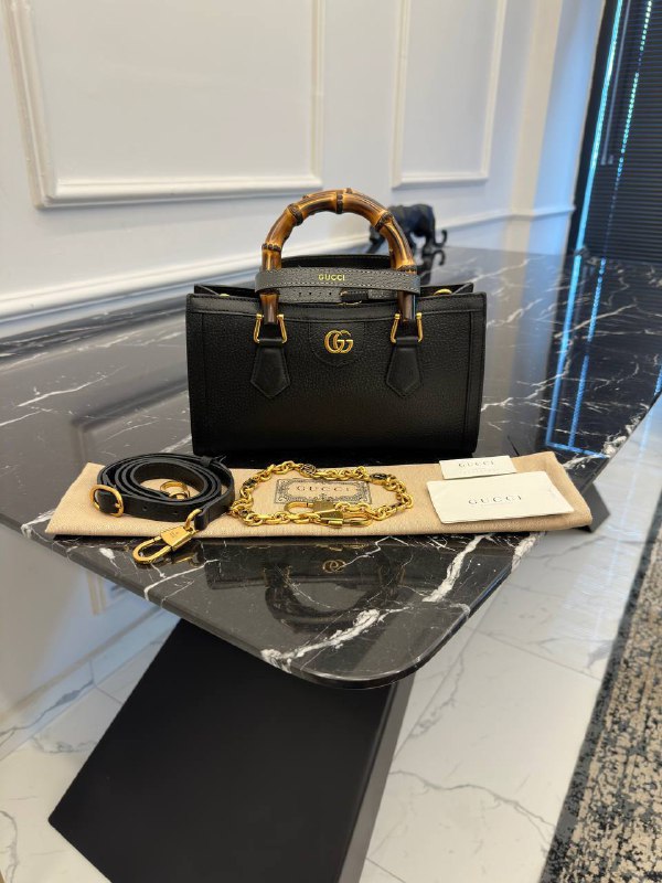 GUCCI- ‘DIANA SMALL SHULDER