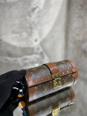 LOUIS VUITTON-Papillon trunk