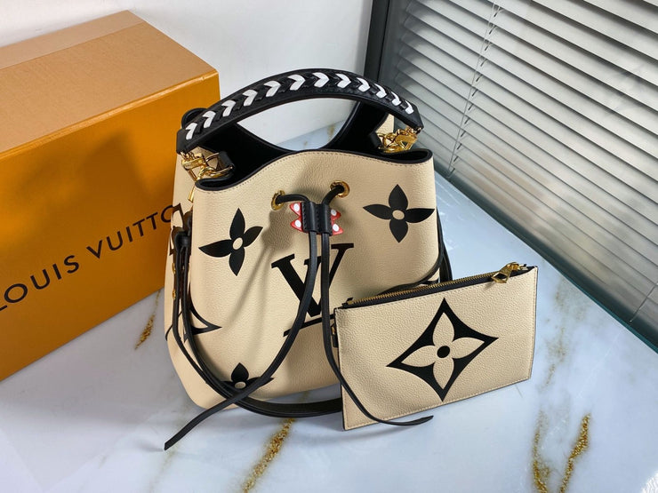 LV BAG MM CRAFTY CREAM