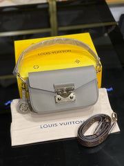 LOUIS VUITTON-SWING  BAG