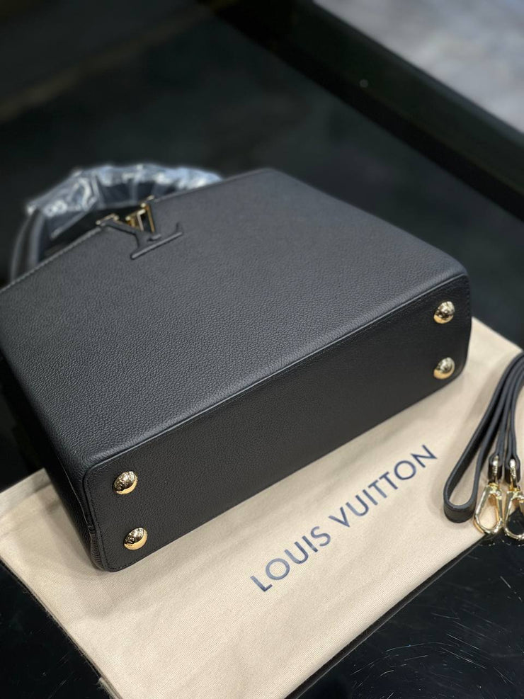 LOUIS VUITTON- Capucines BB 27 x18 x 9 cm