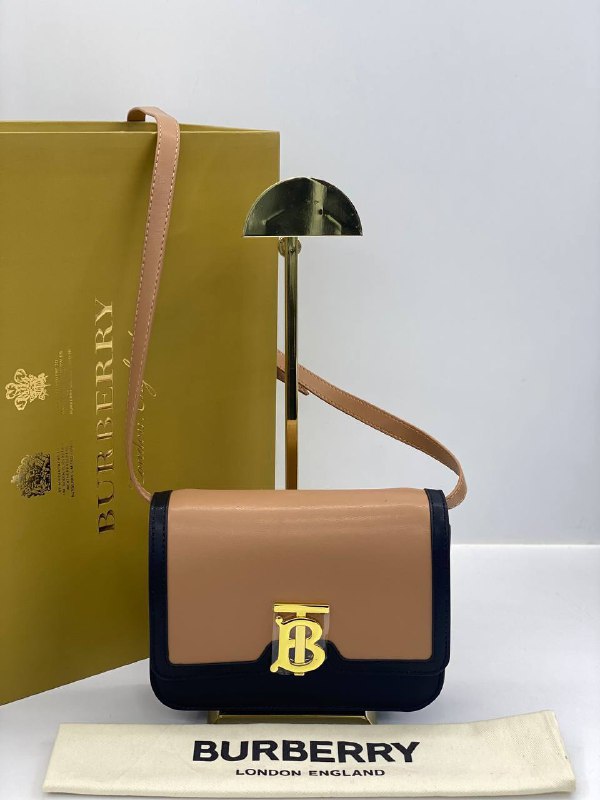 BBURBERRY-TB Cross Body Bag  22 x 17 cm