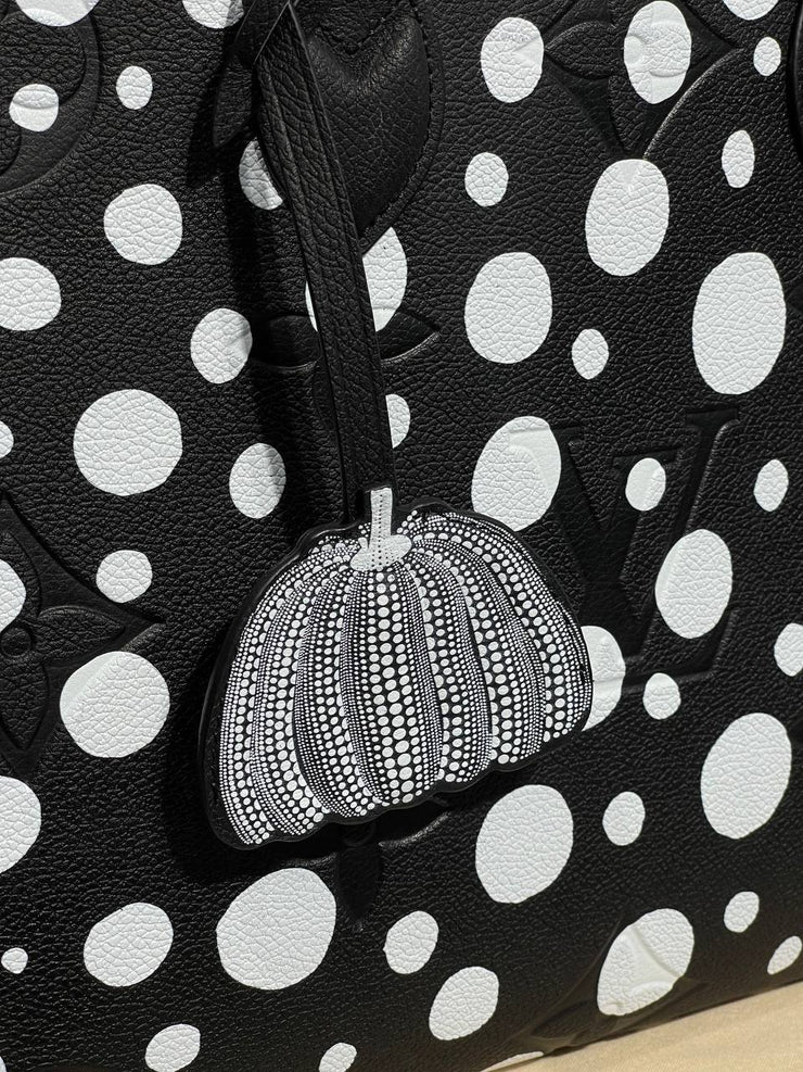 LOUIS VUITTON - Yayoi Kusama OnTheGo MM