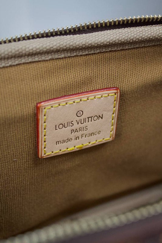 LOUIS VUITTON-UTILITY CROSSBODY