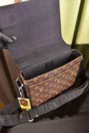 LOUIS VUITTON-District PM